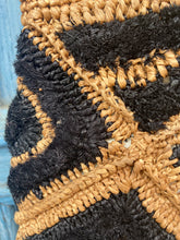 Carica l'immagine nel visualizzatore di Gallery, Kifafa Vakona M