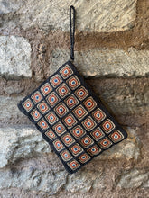 Carica l'immagine nel visualizzatore di Gallery, Pochette a mano
