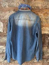 Carica l'immagine nel visualizzatore di Gallery, Dassios - Camicia di jeans
