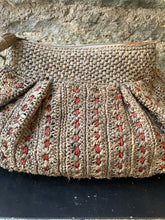Carica l'immagine nel visualizzatore di Gallery, Mezzo - Pochette
